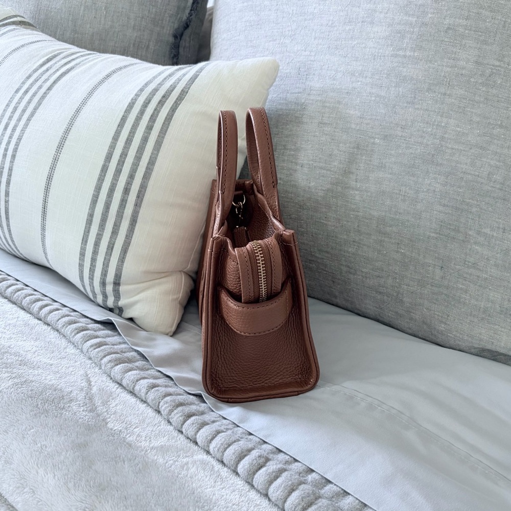 Marc Jacobs Leather Crossbody Tote Bag in Argan Oil - Picture 3 of 9
